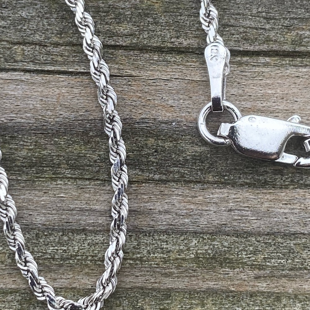 SOLD 💲Solid 18k white gold rope chain 2mm Diamond cut finish 16 inch - Picture 3 of 12